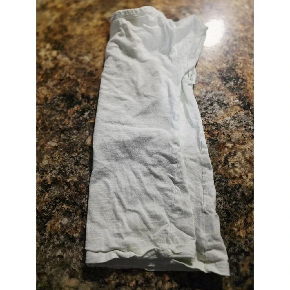 Old Navy Girls Size 6-7. T Shirt. Vigoss Peace Sign Love Size 7/8